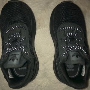 Toddlers BLACK Adidas 🖤